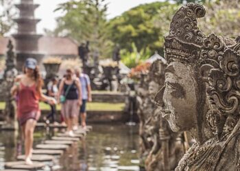 Turis di Bali.