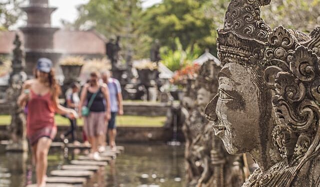 Berantas Penyalahgunaan Izin Tinggal WNA, Imigrasi Gelar Operasi Wira Waspada 1 Turis di Bali.