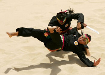 Ilustrasi atlet pencak silat.