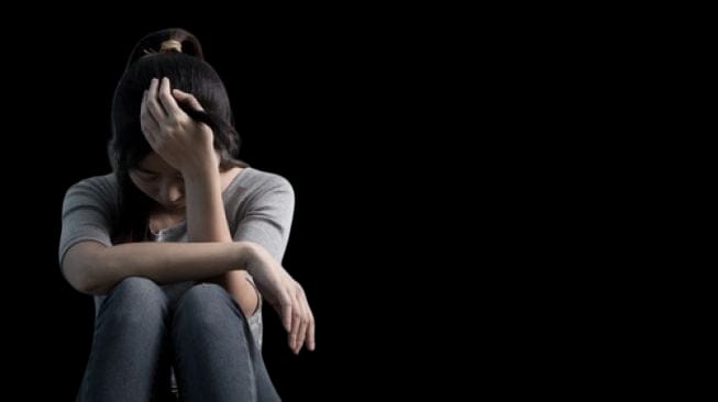 Perempuan Alami Stres Kronis Berisiko Tingkatkan Stroke 1 Ilustrasi perempuan stres atau depresi.