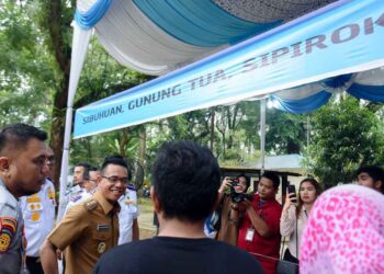 Wakil Wali Kota Medan, H. Zakiyuddin Harahap meninjau langsung pendaftaran di Taman Ahmad Yani, Medan.
