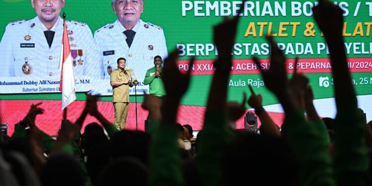 Gubsu Bebaskan Pajak dan Tambah Bonus Atlet PON Aceh-Sumut 1 Penyaluran tali asih kepada peraih medali pada PON XXI Aceh-Sumut.