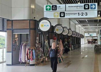 Whoosh menghadirkan beragam promo menarik pada tenan-tenan di stasiun.