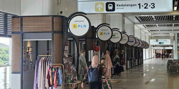 158 Tenan di Stasiun Whoosh Hadirkan Ragam Promo di Momen Ramadan 1 Whoosh menghadirkan beragam promo menarik pada tenan-tenan di stasiun.