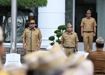 Bobby Nasution memimpin Apel Perdana hari masuk kerja usai libur Lebaran di Kantor Gubernur, Selasa (8/4/2025).