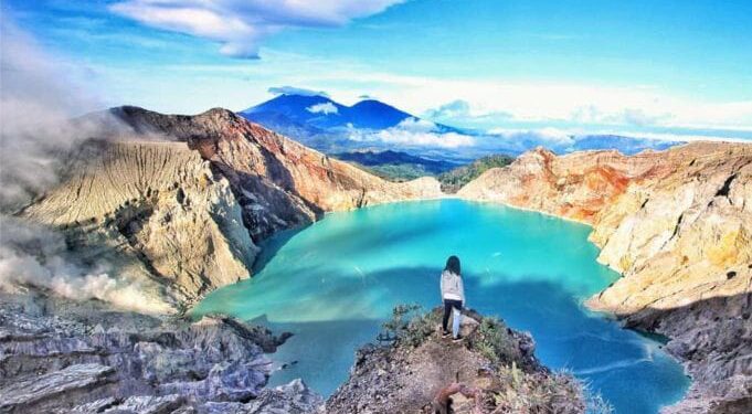 7 Destinasi Wisata Terbaik untuk Keluarga Selama Libur Lebaran 1 Kawah Ijen.