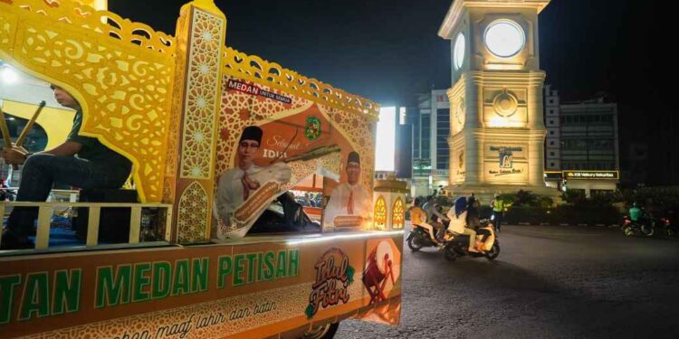 Sebanyak 47 kendaraan hias meriahkan malam takbiran di Kecamatan Medan Belawan, Minggu (30/3/2025).