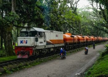 KAI Divre I Sumut mengangkut 228.810 ton barang, naik 17% dibandingkan periode yang sama tahun 2024 sebanyak 195.410 ton.