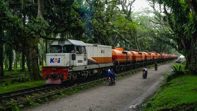 KAI Sumut Angkut 228.810 Ton Barang di Triwulan I-2025 1 KAI Divre I Sumut mengangkut 228.810 ton barang, naik 17% dibandingkan periode yang sama tahun 2024 sebanyak 195.410 ton.