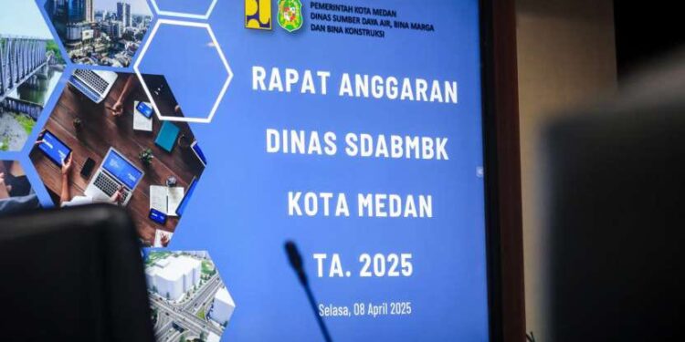 Wali Kota Medan, Rico Tri Putra Bayu Waas melakukan pertemuan dengan Dinas SDABMBK Kota Medan.