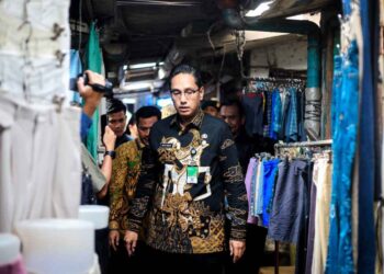 Wali Kota Medan, Rico Waas melakukan peninjauan ke Pasar Simalingkar, di Jalan Jahe, Kelurahan Mangga, Kecamatan Medan Tuntungan, Kamis (10/4/2025).
