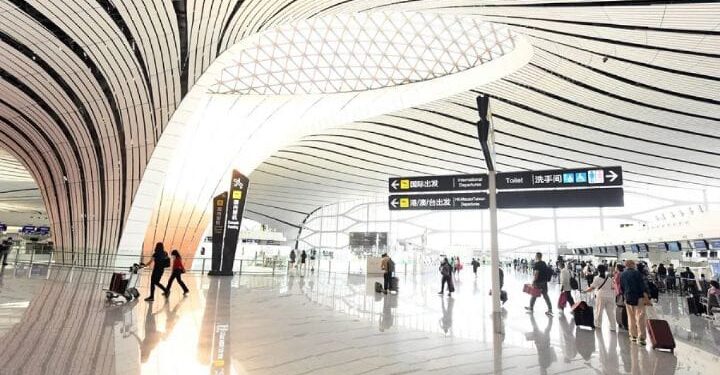 Dua Bandara di Beijing Cetak Rekor Pengembalian Pajak Bagi Wisman 1 Suasana Bandara Internasional Beijing Daxing di Beijing, ibu kota China.