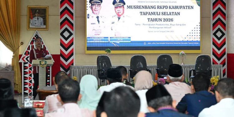 RKPD Tapsel Diharapkan Selaras dengan Program Nasional dan Pemprovsu 1 Pembukaan Musrenbang RKPD 2026 Tapsel, di Aula Sarasi Lantai 3, Kantor Bupati Tapsel, Jumat (2/5/2025).