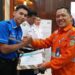 Gagalkan Pencurian Kabel Sinyal, KAI Sumut Beri Penghargaan ke Petugas Kebersihan 2 KAI Divre I Sumut memberikan penghargaan kepada Muhammad Najmi Hasibuan, yang berjasa menggagalkan pencurian kabel sinyal dan telekomunikasi di jalur rel Stasiun Medan dan Pulubrayan.