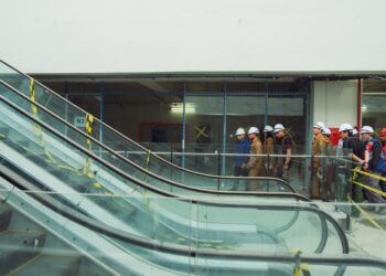 Wakil Wali Kota Medan, Zakiyuddin Harahap meninjau progres pengerjaan revitalisasi basement Lapangan Merdeka Medan.