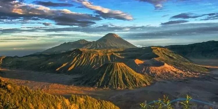 Paviliun Wonderful Indonesia Promosikan 10 Destinasi Super Prioritas di MITE 2025 1 Taman Nasional Bromo Tengger Semeru.