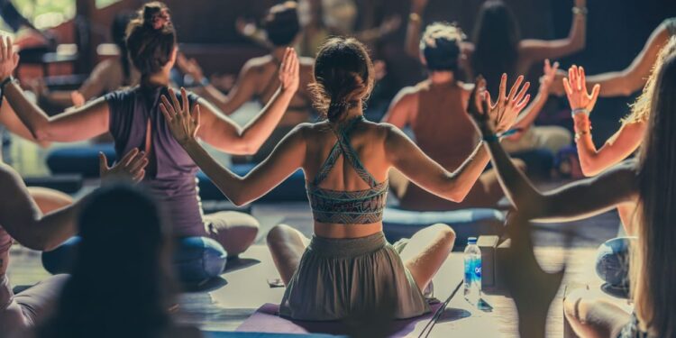 Sesi Kundalini Tantra Yoga pada BaliSpirit Festival 2025.