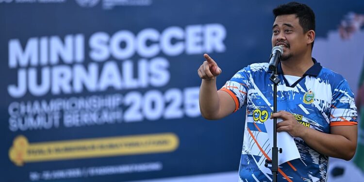 Buka Kejuaraan MSJC, Bobby Nasution Harap Lebih dari Sekadar Kompetisi 1 Gubernur Sumut, Bobby Nasution membuka Kejuaraan Mini Soccer Jurnalis Championship (MSJC) Sumut Berkah 2025.