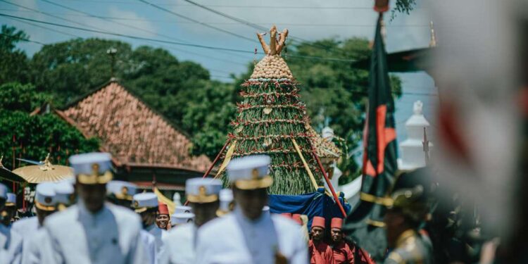 5 Tradisi Iduladha Ini Bisa Jadi Daya Tarik Wisata Budaya 1 Keraton Yogyakarta rutin menyelenggarakan Grebeg Besar sebagai bagian dari perayaan Iduladha.