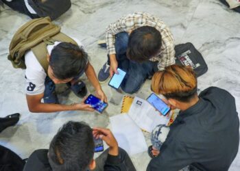 Pelaksanaan job fair yang diselenggarakan Dinas Ketenagakerjaan bekerja sama dengan Universitas Prima.