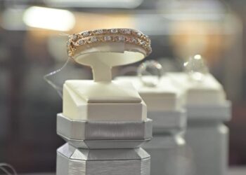 Salah satu koleksi Frank & co. dalam exhibition bertajuk "29 Years of Natural Brilliance".