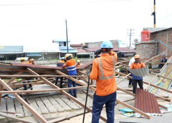 Penertiban satu unit bangunan liar di area emplasemen Stasiun Mambang Muda, Jalan Stasiun, Kelurahan Aek Kanopan Timur, Kecamatan Kualuh Hulu, Kabupaten Labuhan Batu Utara.