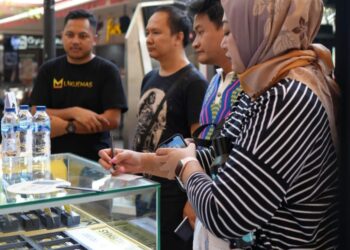 LAKUEMAS menghadirkan program Naik Haji Plus dengan Emas Digital.