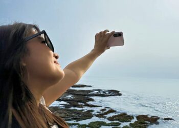 Galaxy A56 5G siap jadi partner liburan dengan kamera utama 50MP dan fitur cerdas Awesome Intelligence.