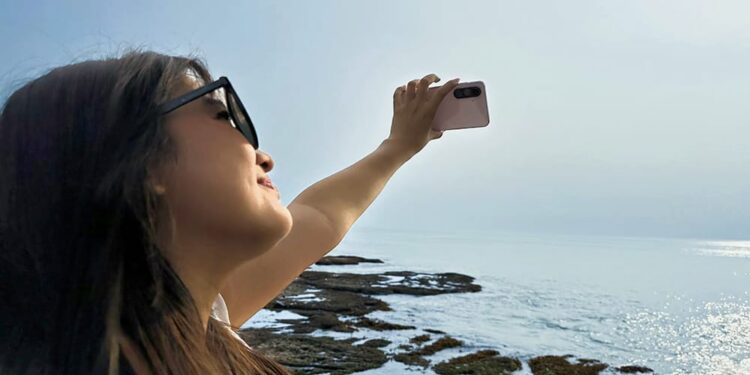Mau Konten Liburan Estetik? Cukup Pakai Galaxy A56 5G 1 Galaxy A56 5G siap jadi partner liburan dengan kamera utama 50MP dan fitur cerdas Awesome Intelligence.
