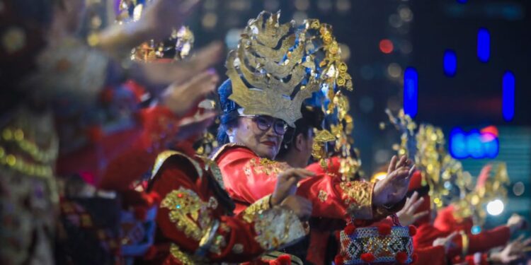 Colorful Medan Night Carnival 2025 Berlangsung Meriah 1 Parade Budaya Colorful Medan Night Carnival 2025.