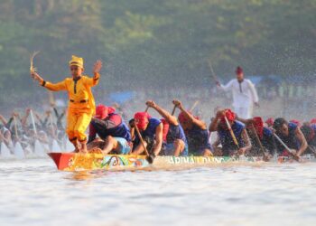 Festival Pacu Jalur Tradisional.
