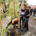 Penanaman sejumlah pohon Pule di lingkungan kantor KAI Sumut sebagai bentuk nyata implementasi prinsip ESG.