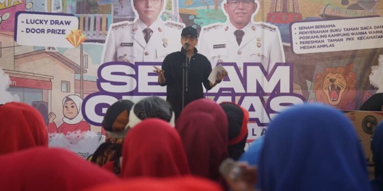 Senam Germas Medan Amplas Meriah! 1 Wali Kota Medan, Rico Waas mengapresiasi antusias masyarakat mengikuti Senam Germas.