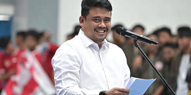 Sukses Gelar Kejurda Perdana, Bobby Nasution Apesiasi ABTI Sumut 1 Bobby Nasution membuka Kerjurda Bola Tangan Provinsi Sumut 2025 di GOR Futsal Dispora Sumut.