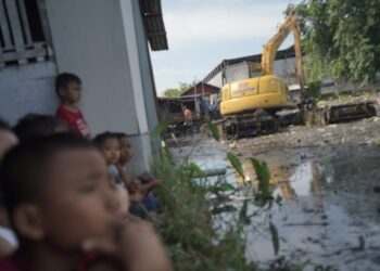 Normalisasi Parit Gonggong.