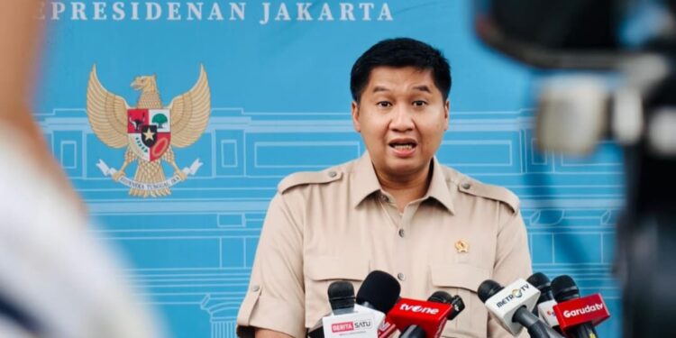 Prabowo Perkuat Program Perumahan MBR, Bebaskan BPHTB dan Gratiskan Izin PBG 1 Menteri PKP, Maruarar Sirait memberikan keterangannya kepada awak media di Istana Kepresidenan Jakarta.