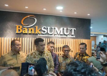 Gubernur Sumatra Utara, selaku pemegang saham pengendali PT Bank Sumut, Bobby Nasution, memberikan keterangan pada media.