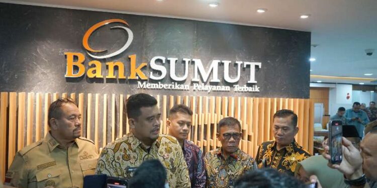 Pemegang Saham Setujui Penyertaan Modal Bank Sumut Berupa Aset 1 Gubernur Sumatra Utara, selaku pemegang saham pengendali PT Bank Sumut, Bobby Nasution, memberikan keterangan pada media.