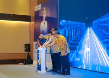 Pembukaan Sosialisasi Opsen PKB sekaligus Launching Smart Tax, di Hotel Arya Duta, Kamis (11/12/2025).