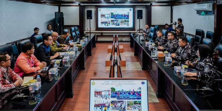 Rico Waas Dukung Pelaksanaan ASEAN Plus Cadet Sail 2026 1 Wali Kota Medan, Rico Waas saat menerima audiensi jajaran Mabes Angkatan Laut terkait rencana pelaksanaan APCS 2026 di Sumut.
