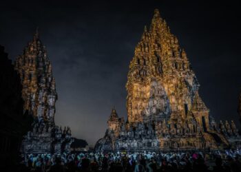 Candi Prambanan.