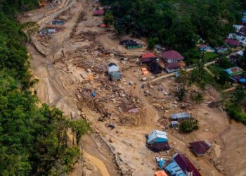 Situasi di Kecamatan Tukka, Tapanuli Tengah, setelah banjir dan longsor yang terjadi pada akhir November 2025.