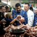 Bobby Pastikan Stok Bahan Pokok Sumut Aman dan Harga Stabil Jelang Lebaran 2 Gubernur Sumut, Bobby Nasution meninjau harga bahan pokok di Pasar Sukaramai, Medan.