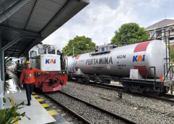 KAI Sumut menyalurkan 11.118 KL BBM guna menjamin kelancaran arus mudik Lebaran 2026.
