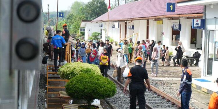 KAI Sumut Sediakan 2.700 Tiket Promo Mudik di Ramadan Festive 2026, Diskon hingga 30% 1 Penumpang kereta api.