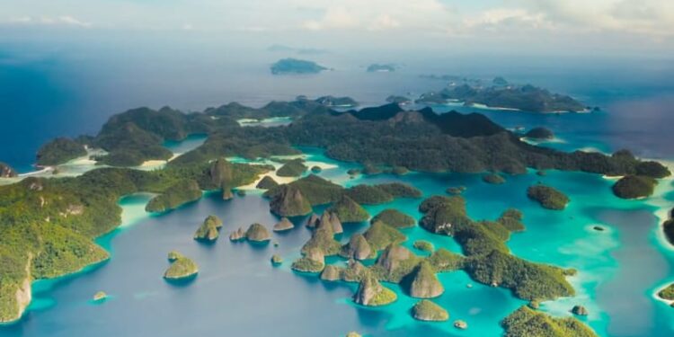 Kemenpar Siapkan Paket Wisata Selama Libur Idulfitri 1 Raja Ampat.