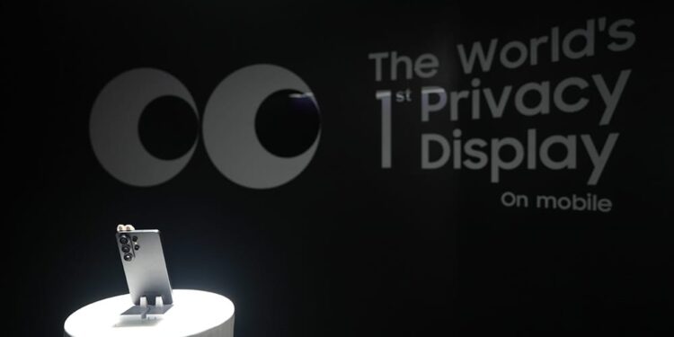 Galaxy S26 Series Tiba di Tangan Konsumen, Samsung Gelar Galaxy Unboxing Day! 1 Samsung Galaxy S26 Ultra sebagai The World’s 1st Privacy Display on Mobile.