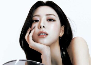 Yuna ITZY.