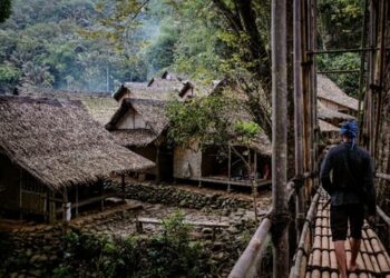 Suasana rumah tinggal Suku Baduy.