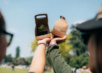 Sunset di Kebun 2026 mengajak pengunjung untuk lebih dekat dengan alam lewat berbagai program interaktif yang tersebar di area festival.